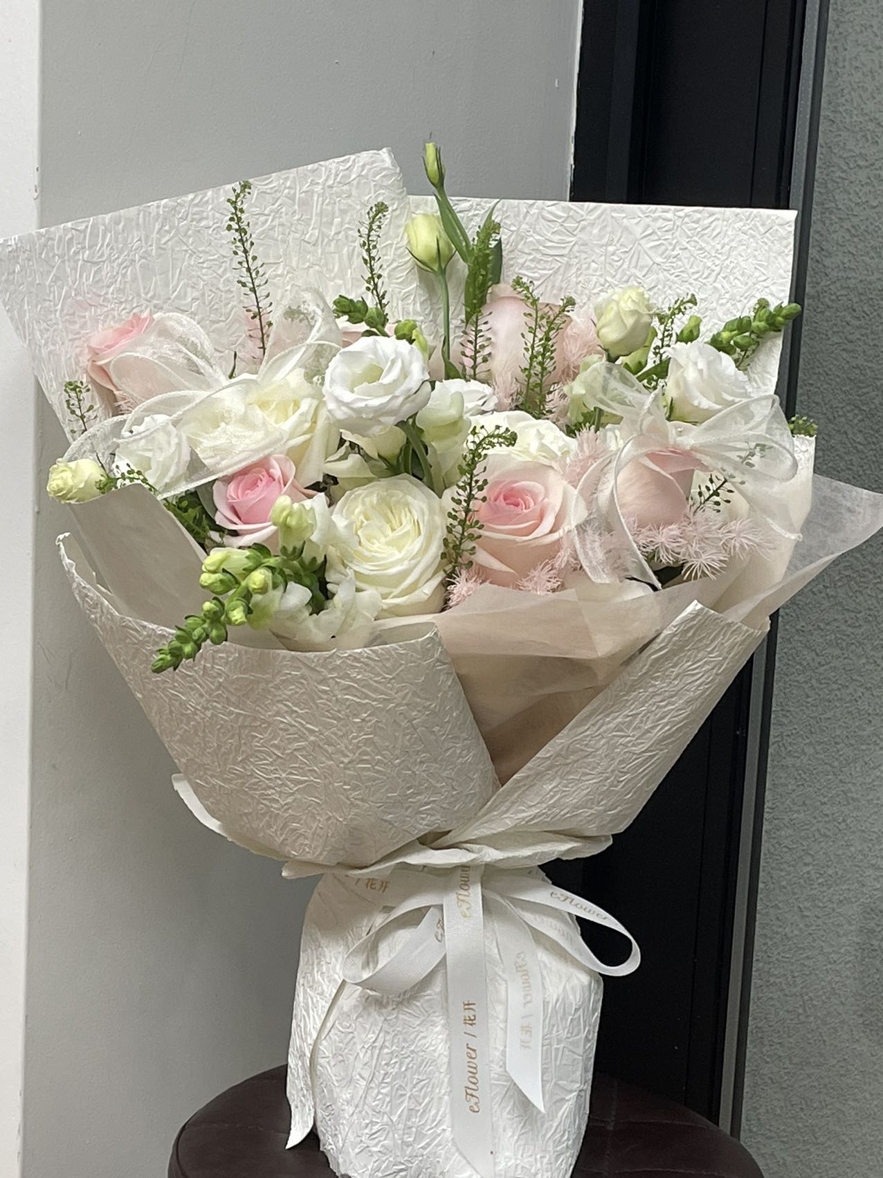 128 white/pink tone bouquet