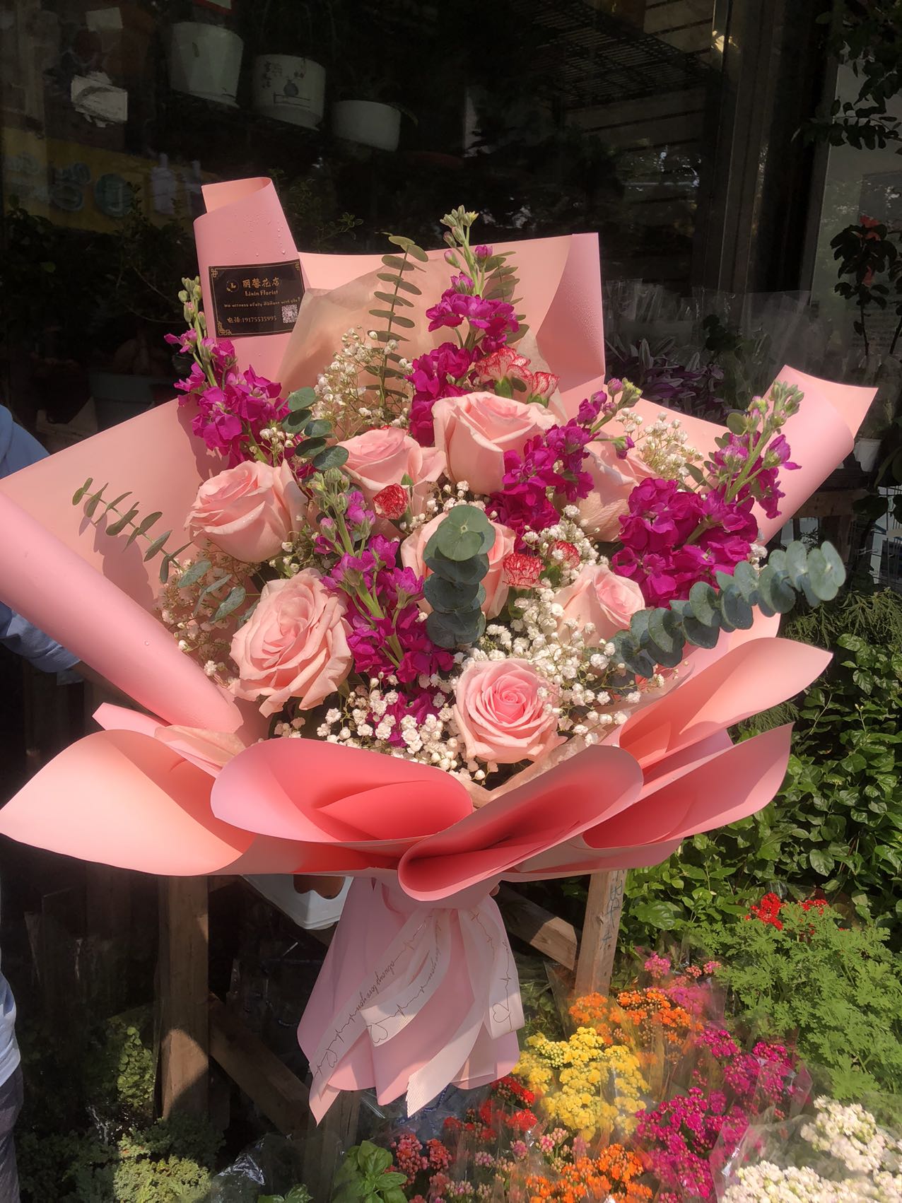 88 红玫瑰12朵鲜花花束