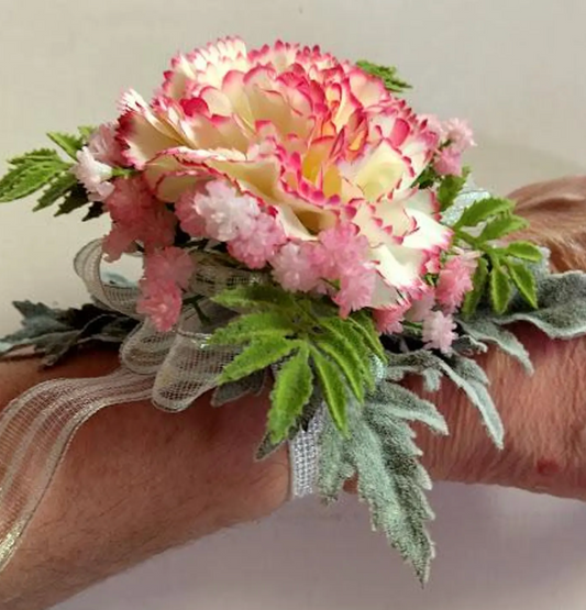 Corsage Carnation-Hand
