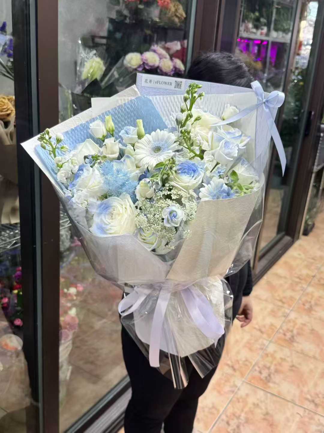 碎冰蓝花束,是银河坠入人间的浪漫