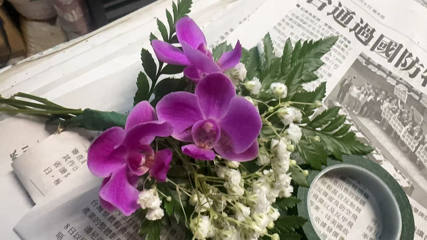 Corsage Orchid-Chest